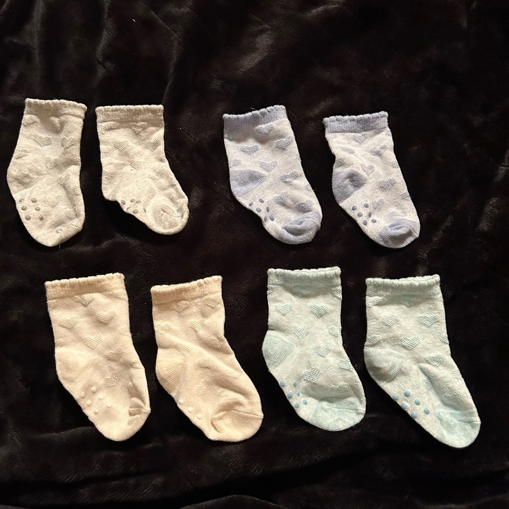4 Pairs of Heart Pattern Baby Socks
